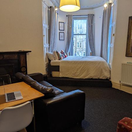 Huge Room In The City Единбург Екстериор снимка