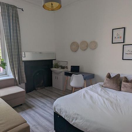 Huge Room In The City Единбург Екстериор снимка