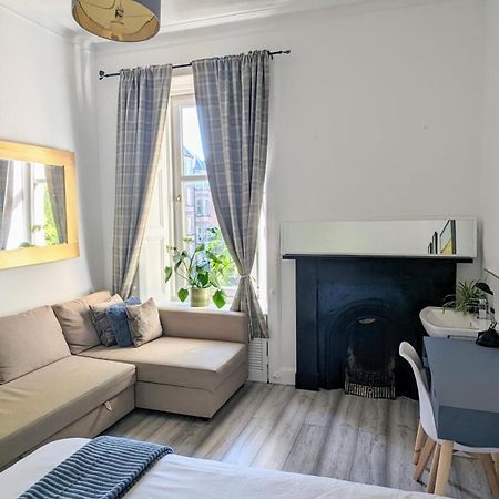 Huge Room In The City Единбург Екстериор снимка