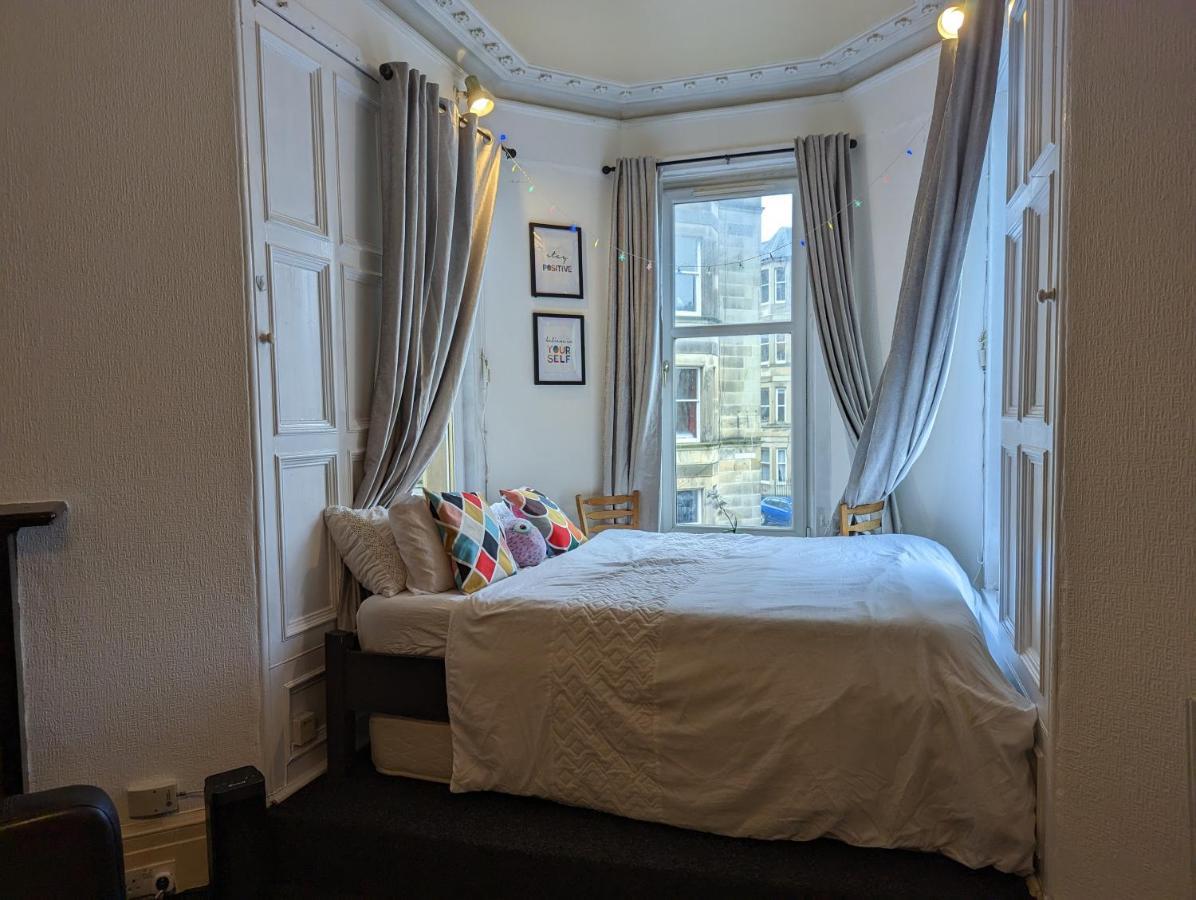 Huge Room In The City Единбург Екстериор снимка