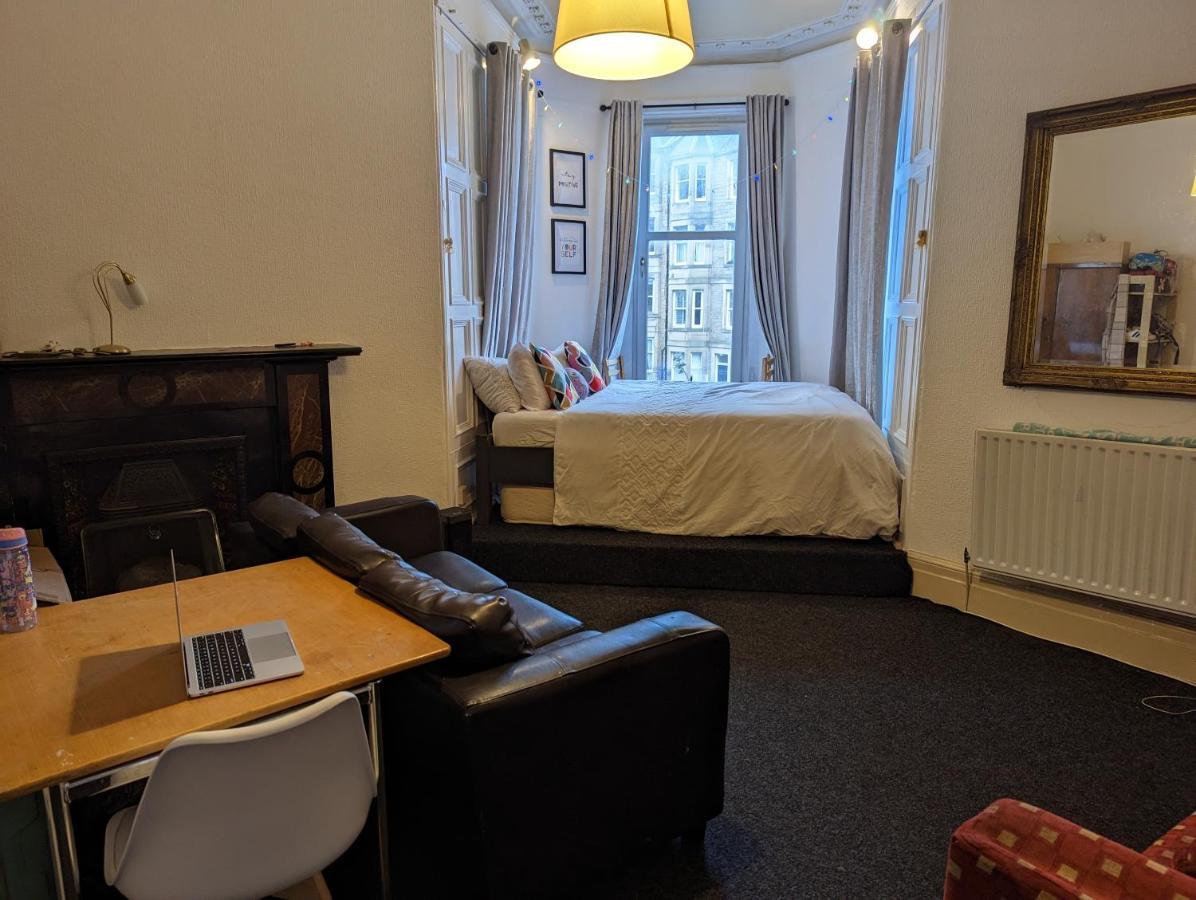Huge Room In The City Единбург Екстериор снимка