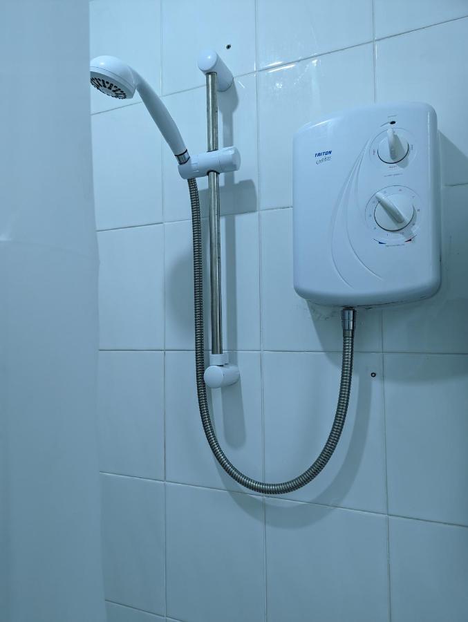 Huge Room In The City Единбург Екстериор снимка
