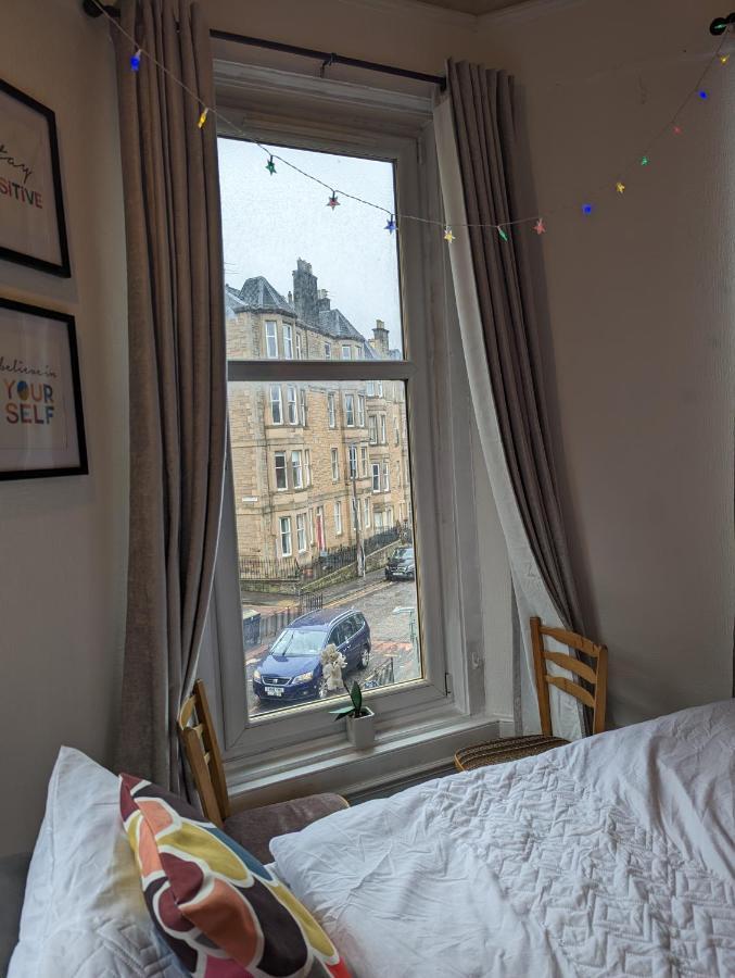 Huge Room In The City Единбург Екстериор снимка